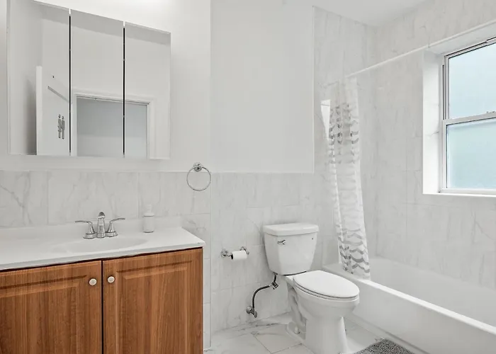 Oakland/university @e Stylish And Private Bedroom With Shared Bathroom Homestay Pittsburgh
