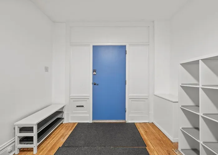 Oakland/university @e Stylish And Private Bedroom With Shared Bathroom Pittsburgh